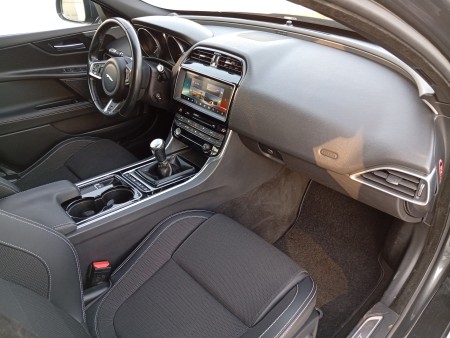 Jaguar XE 2.0 D Turbo 180CV Portfolio  2016 