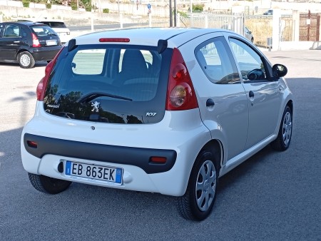 Peugeot 107 68CV 5p. Desir 2011 