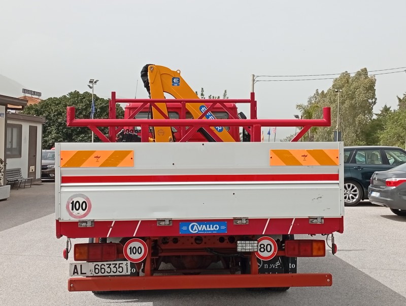 Mercedes-Benz 817 autocarro con GRU 1990 