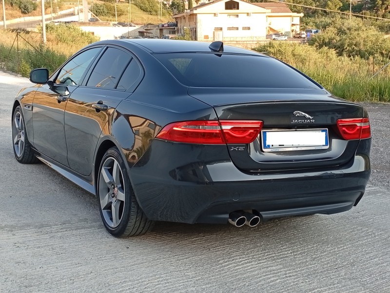 Jaguar XE 2.0 D Turbo 180CV Portfolio  2016 