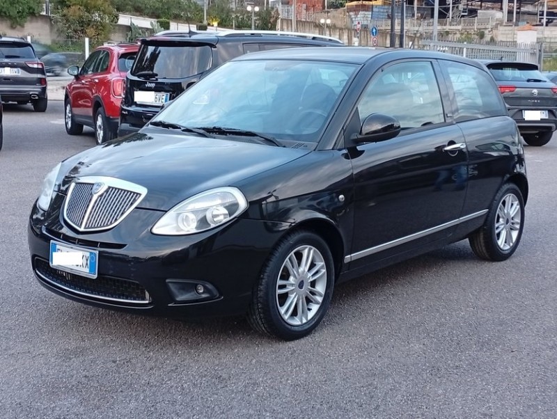 Lancia Y 1.2 69 CV Platinum 2011 