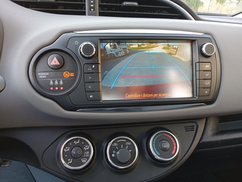 Toyota Yaris 1.0 5 porte Lounge 2015 