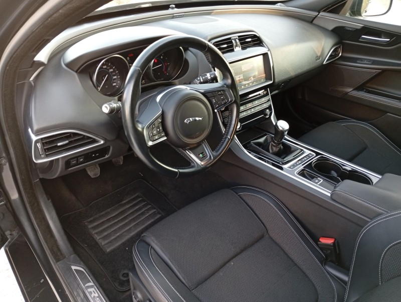 Jaguar XE 2.0 D Turbo 180CV Portfolio  2016 