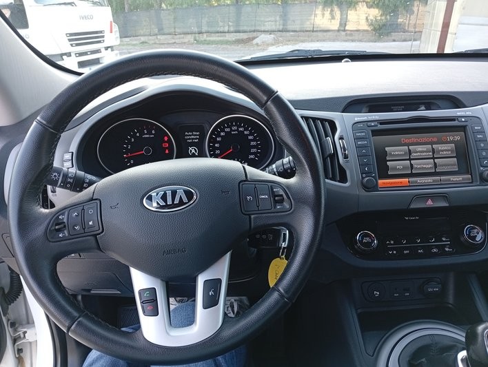 Kia Sportage  1.7 CRDI VGT 2WD high tech 2015 